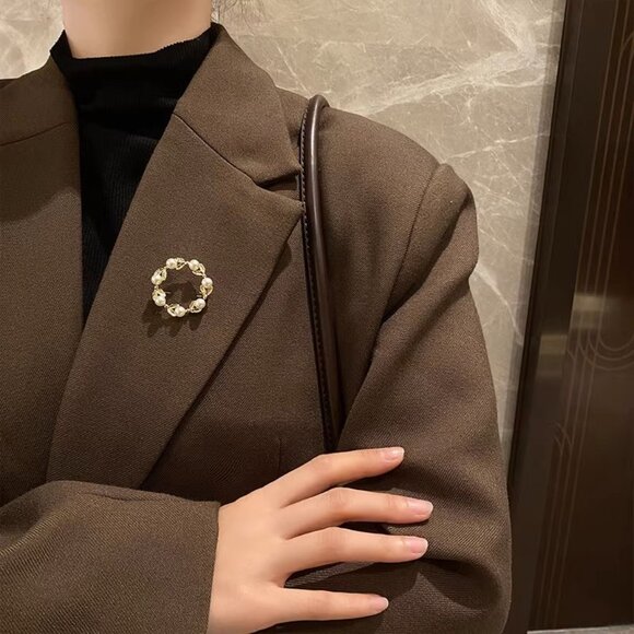 New 18K light luxury natural freshwater pearl brooch - Picture 4 of 4